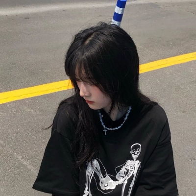 ins风真人优质女生头像藏在夜女生头像我要个性网