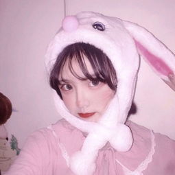 玩网干净女头藏不住心中深情