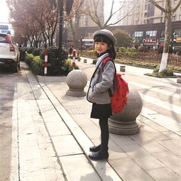 杭州1小学生的爸爸给全班设计英伦风班服每一套度身定制