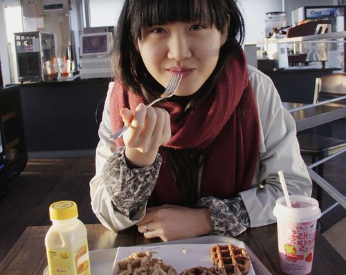 广东女孩考上985名校,大三嫁大18岁大叔,休学生子,现状如何