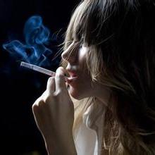 头像女生背影或者侧面吸烟