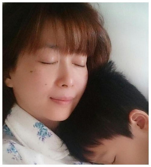 天后孟庭苇被爆出轨女助理丈夫含泪离婚,12岁儿子还原真相