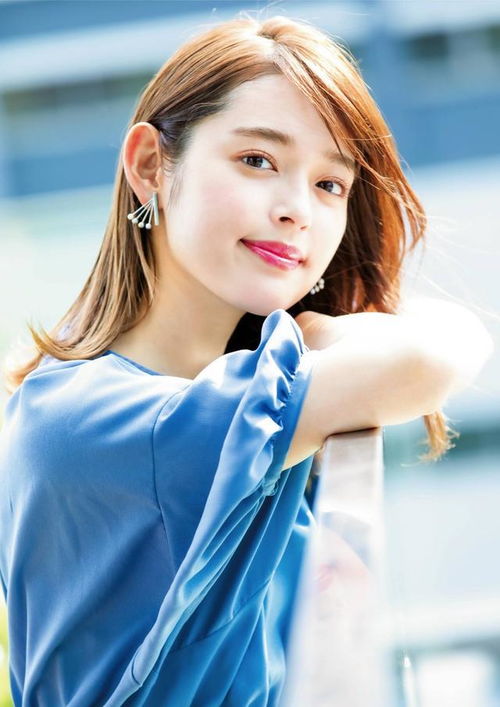 日本气质美女矢作穂香,精致长相仿佛真人洋娃娃,甜美笑容超迷人