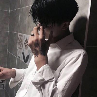 成熟稳重的男生
