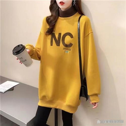 今年流行这拼接卫衣70后女人穿刚刚好,不俗不媚,舒适又随性