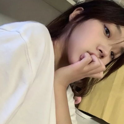 普通真人女生头像,简约而不失时尚