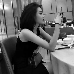 黑白头像2018女生超拽霸气御姐图片精选因为看清所以看轻