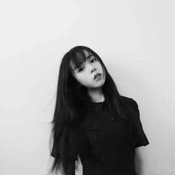 高冷女生头像御姐范儿黑白山河入梦