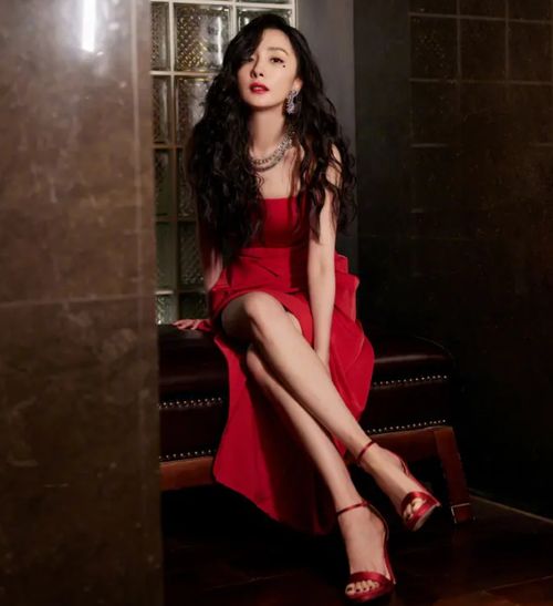 杨幂担任业内多项职务,杨爸爸骄傲晒聘书,祝福女儿又红又专