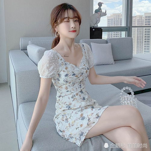 2021夏季新款女法式小清新初恋甜美修身显瘦泡泡袖碎花雪纺连衣裙