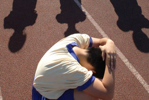 12岁女孩被围殴,实施霸凌孩子背后,藏着种下阴暗之果的父母