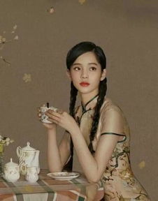 陈学冬把欧阳娜娜一把抱起,却忘记她穿的是5cm短裙,大家愣在原地