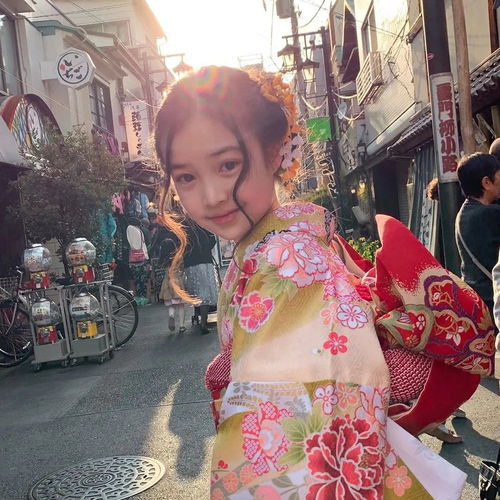 我15岁要长这样,过马路都打横走