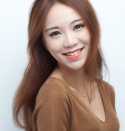 单身女生必看打造靓丽电眼抓住男生目光