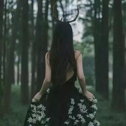 女生头像众生皆苦,你是草莓味