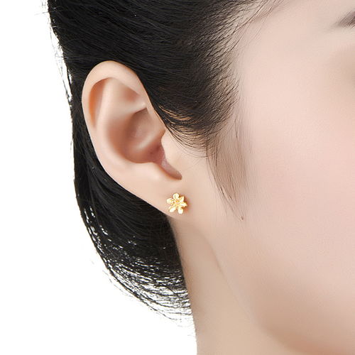 为什么越来越多的女人选金耳环内藏的健康密码很多人还不知道