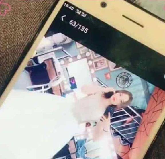 小哥哥网恋奔现,女友比照片还漂亮,网友小伙你赚了