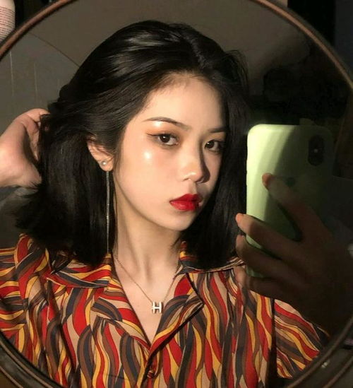 女生头像你不要怕这世界我替你去看过了很美