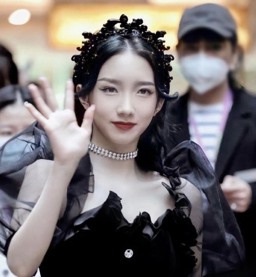 霸气黑暗头像女生高冷孟美岐