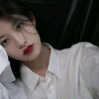 伤感美女头像微信图片,在艰苦的遭遇里百折不挠
