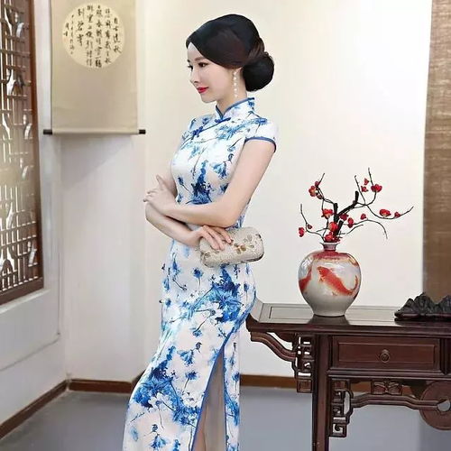 斜襟立体印花旗袍,复古风,典雅范儿,气质高贵女子