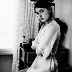 欧美风情美女黑白头像2018最新版老死不相往来的陌生
