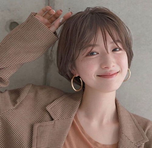 入春换季,小个子女生如何才能穿出时尚美感4个小技巧照着穿