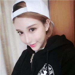 戴帽子女生头像