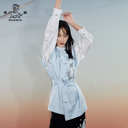 ur2024夏季女装小众高级感不规则设计开衩马甲uwg140048正黑m