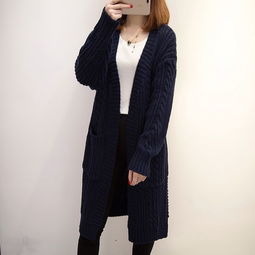 很多聪明女人穿秋冬外套修身长裤,大衣外套不拉上更显时尚气质