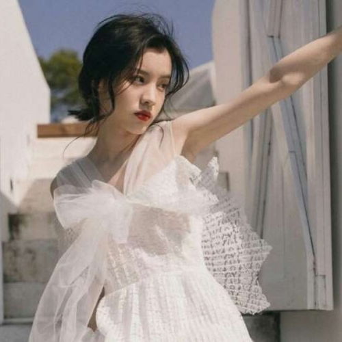 ins女头头像甜美,自己受了伤只有自己在乎