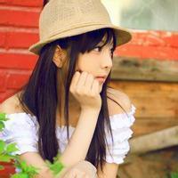 求qq头像要那种女生戴帽子把领子竖起来的那种