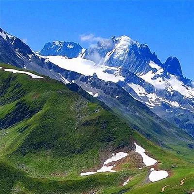 2023最新巍峨高山风景头像