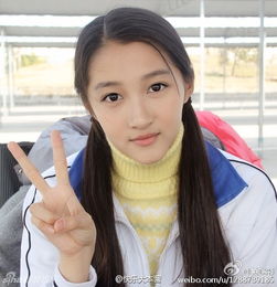 穿深圳校服女生头像关晓彤