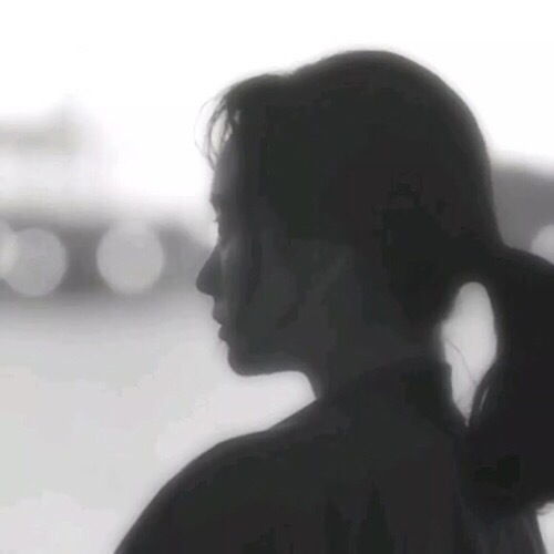 情侣头像有没有那种真人头像但是头是很模糊或者看不到的