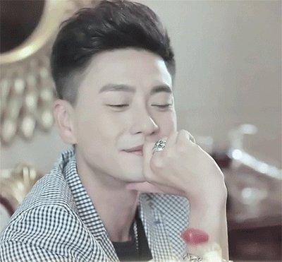 自带唇珠的5位男星,有人面若桃花,有人邪魅挑逗,太迷人了