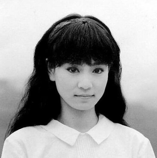 昔日琼女郎之首,被男友抛弃丈夫意外坠楼,命运堪比琼瑶剧