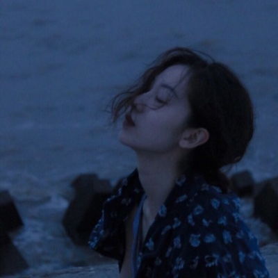 只是失去了热情,侧脸女生头像意境唯美