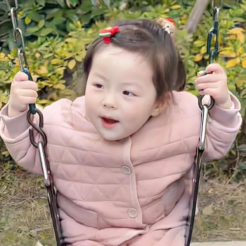 女生头像人生不就是先进攻再撤退,中间夹上一句我爱你