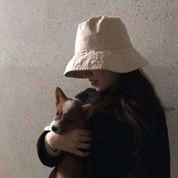 女生过了很久才回你微信,是不是表明她不在乎你