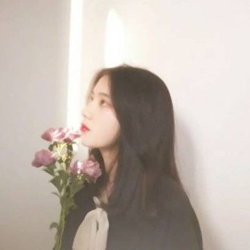 闺蜜捧花侧面头像气质范捧花女生小清新头像