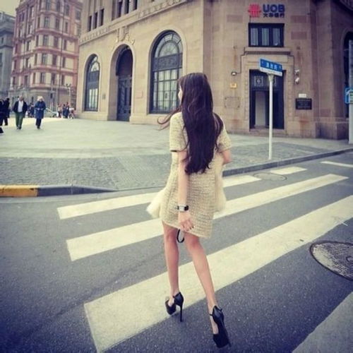 幽默丨美女的背后