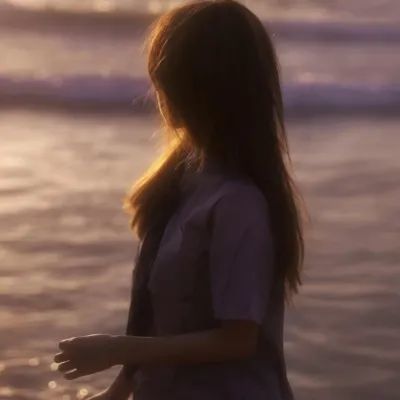 女生头像希望熬过一切,星光璀璨,可爱真人女头