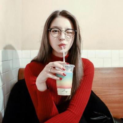头像高冷女王范真人足球滚球