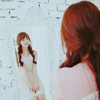 戴花的女生头像四年像仙人掌一样四季常青