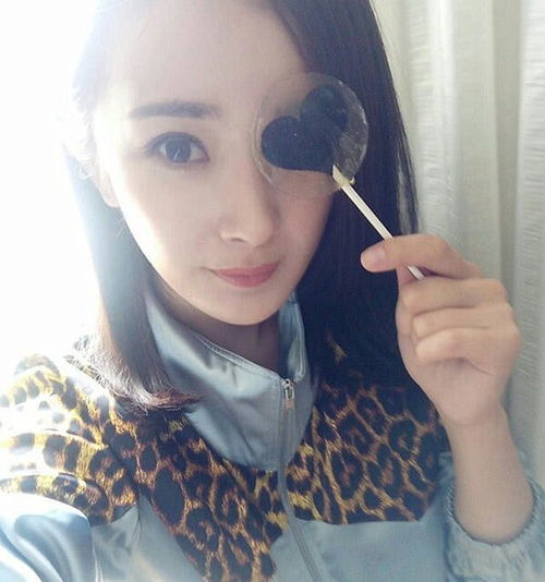 左脸定律是什么来看看女星的右脸自拍,全是无死角的美