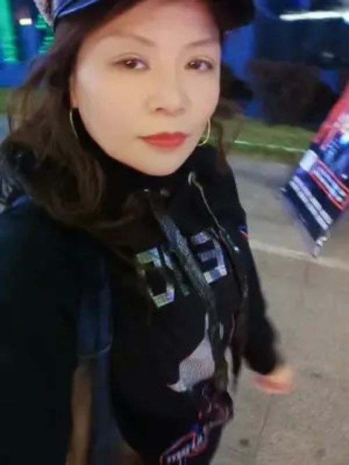 美女卖萌清纯妹子慢镜头