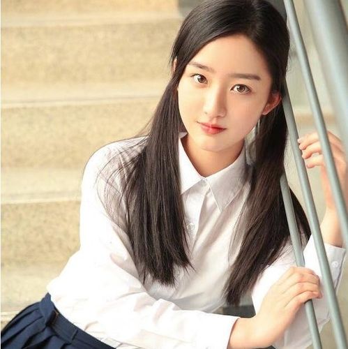 12岁气质清纯女练习生,被tf公司签约
