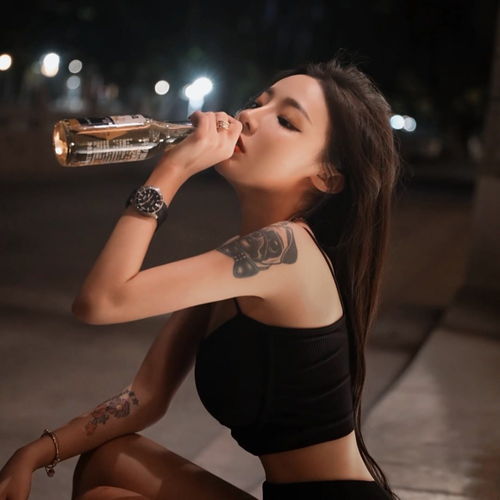 真人女生头像太阳强烈,水波温柔