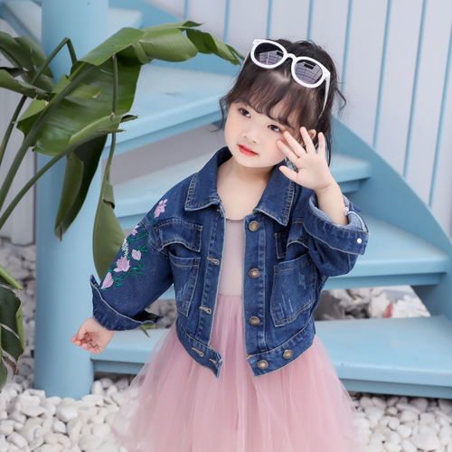 女童韩版宽松牛仔衣外套2020春季新款童装玫瑰绣花中小童牛仔服潮